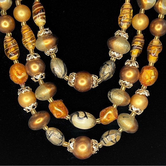💥SALE VTG 3 Strand Beaded Necklace Clip Earrings‎ Swirled Lucite Japan EUC - Picture 4 of 10